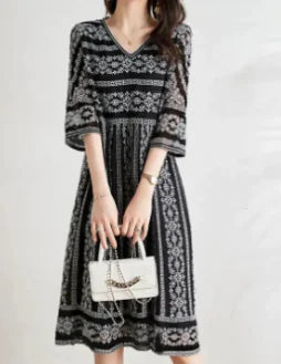 V-Neck Printed Dress - Summer Fashion (One Piece)